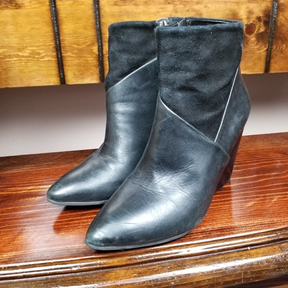 Vince Camuto Leather and Suede Boots Pointed Toe - Picture 4 of 6